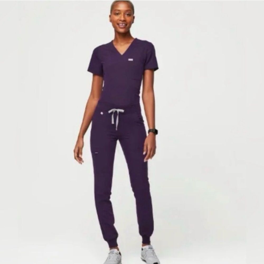 FIGS SCRUB SET Purple Jam Catarina Top and Zamora Jogger in XS/SP